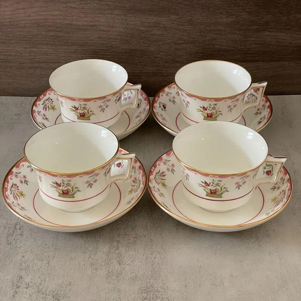 Wedgwood Bianca Williamsburg Set of Four Cups and Saucers Bone China England